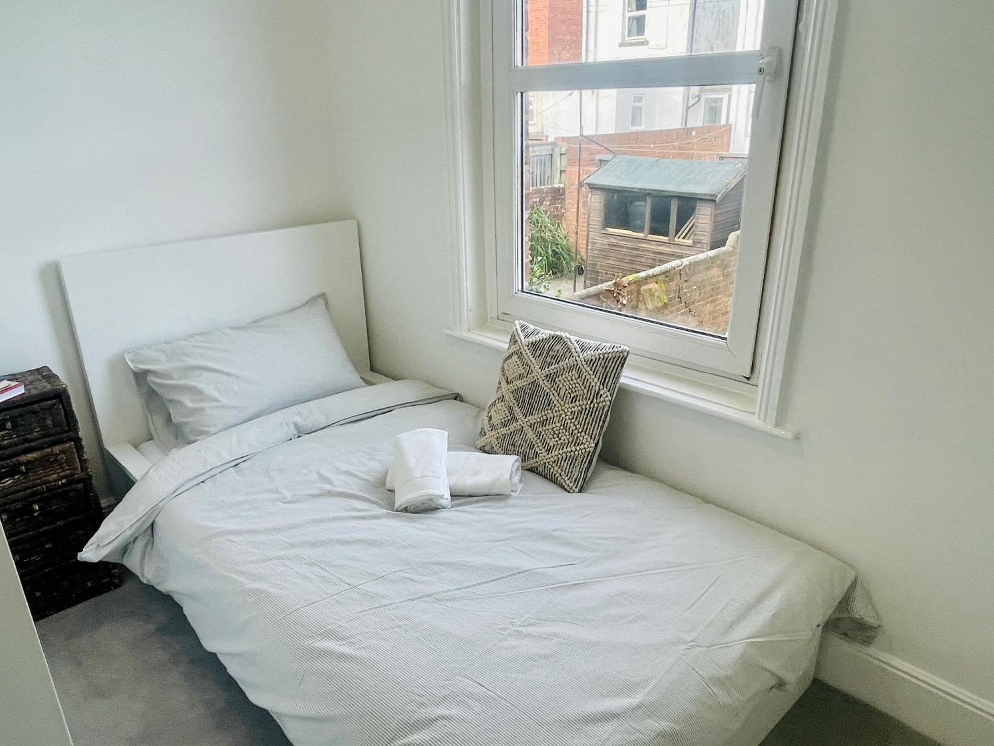 Newly Refurbished City Centre House With Parking Exeter Exterior foto